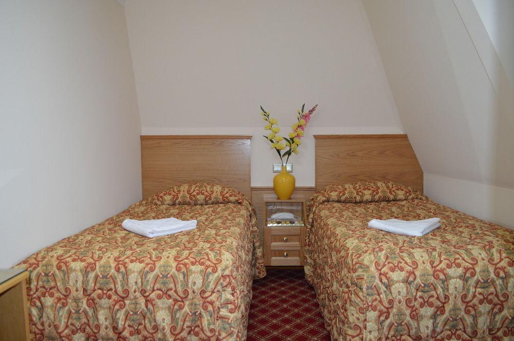 Фото Leigham Court Hotel