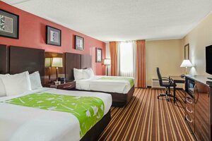 Гостиница La Quinta Inn & Suites by Wyndham Salisbury
