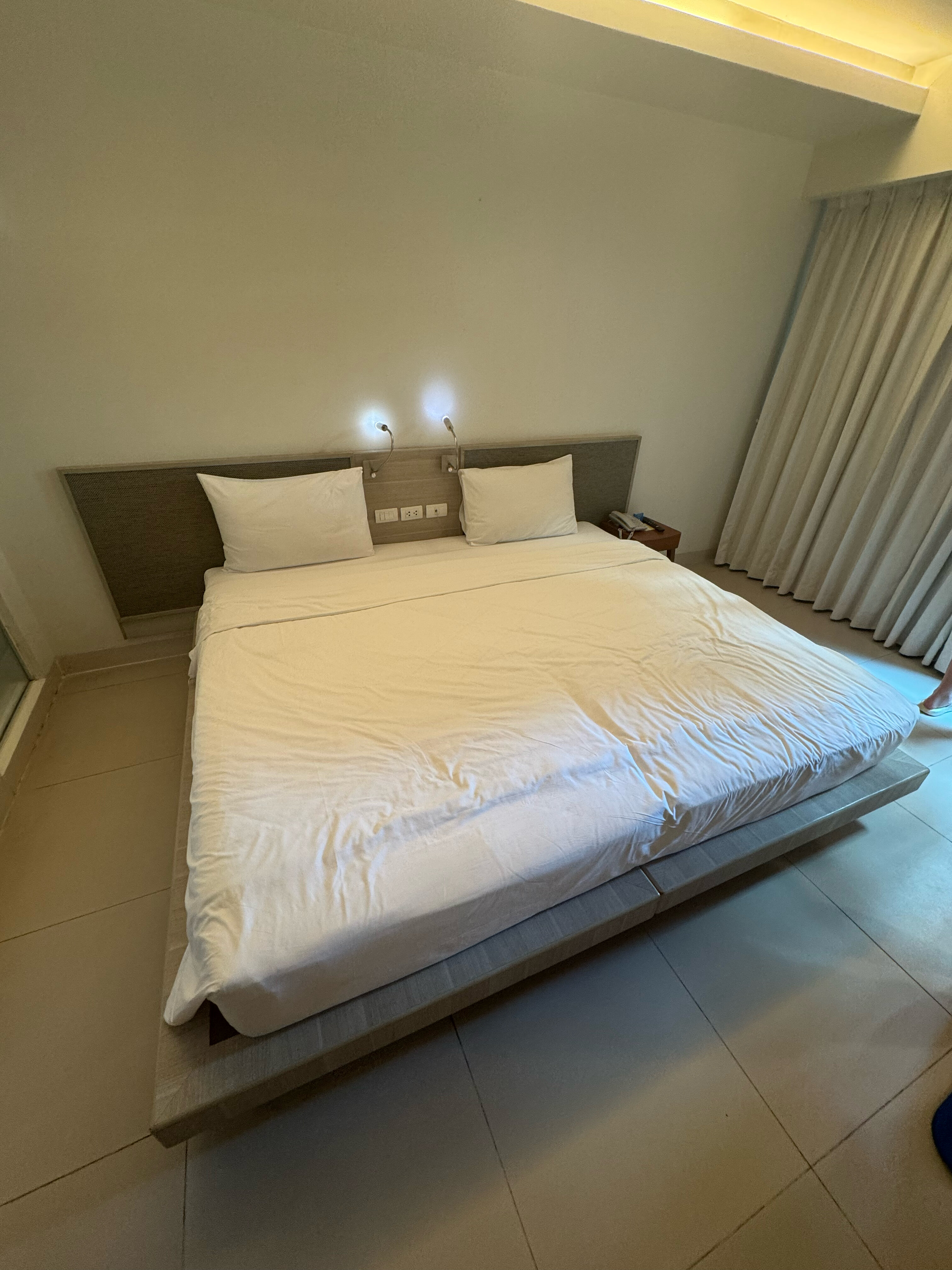 Фото Sunshine Hotel & Residences