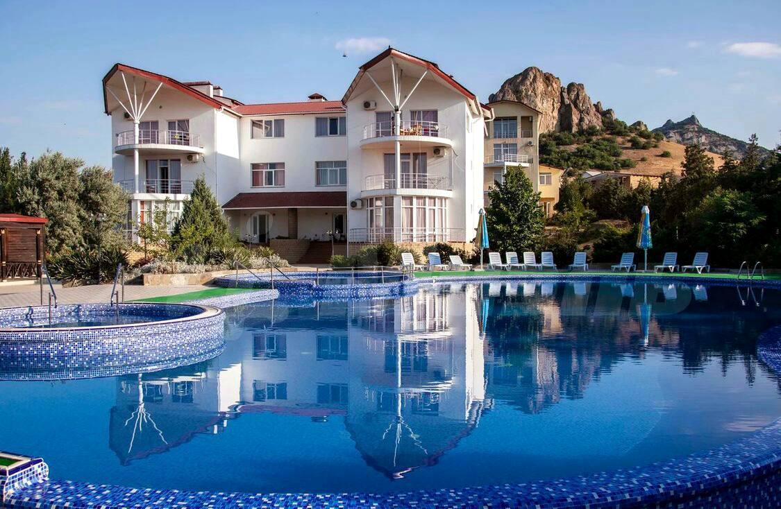 Фото отеля 1