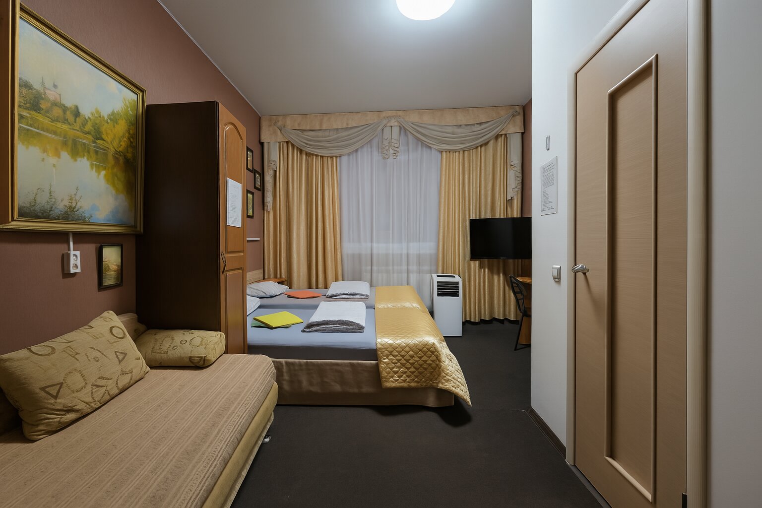 Фото отеля 2