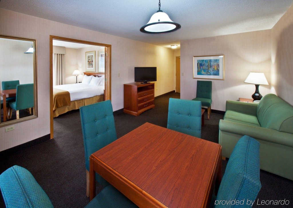 Фото Holiday Inn Express Hotel & Suites Chicago-Midway Airport, an Ihg Hotel