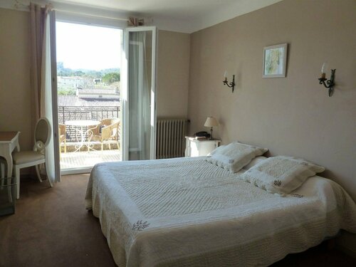 Внешний вид отеля Le Castelet Des Alpilles в Сен-Реми-де-Провансе, фото 3