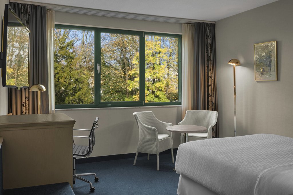 Фото B&b Hotel Brussels Centre Louise