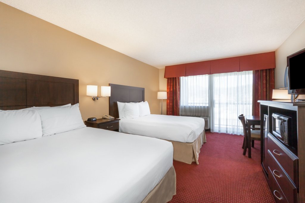 Фото Days Hotel by Wyndham Flagstaff