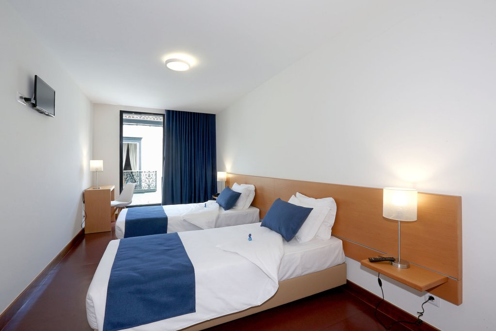 Фото Thomas Place