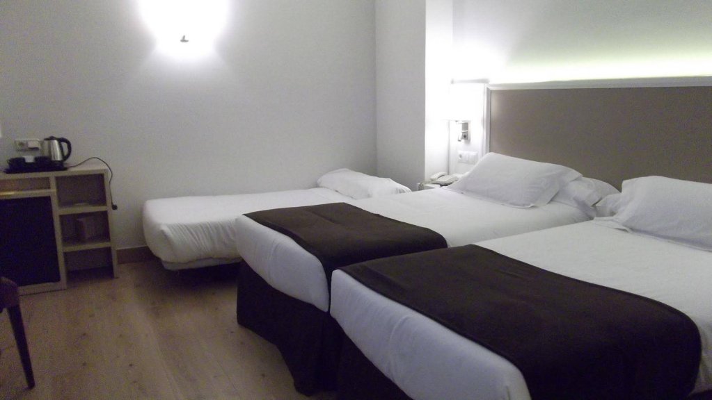 Фото Hotel Maestranza