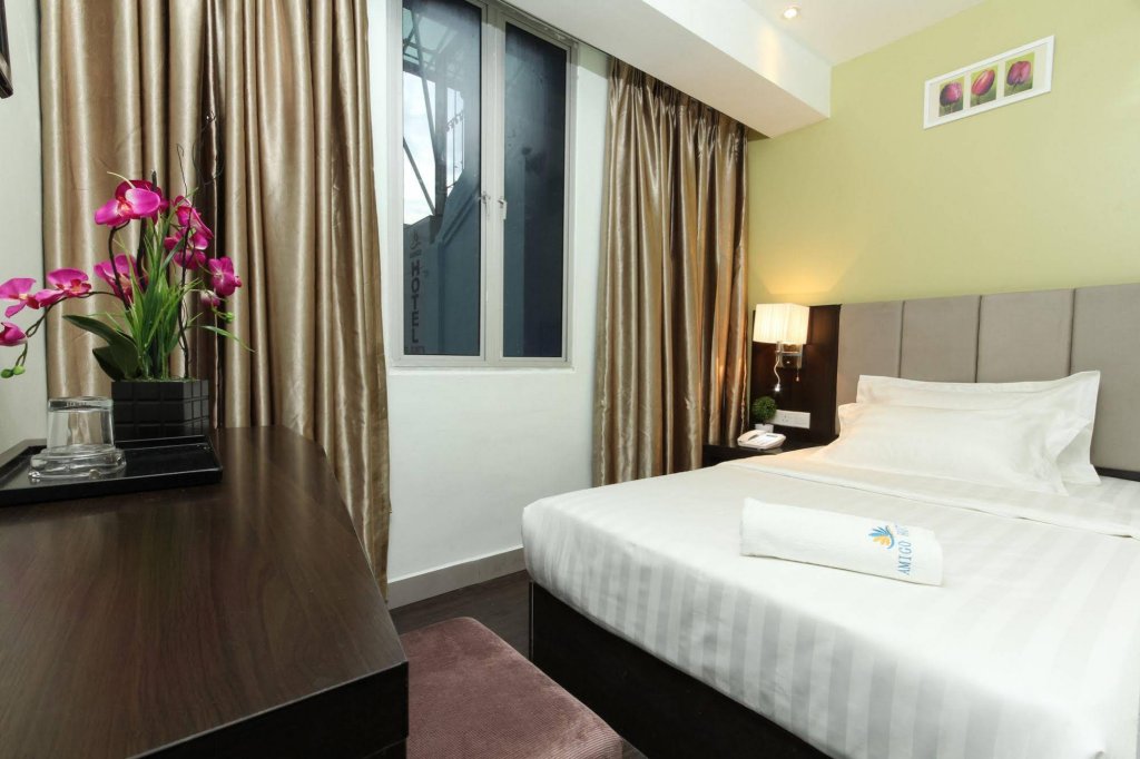 Фото Amigo Hotel