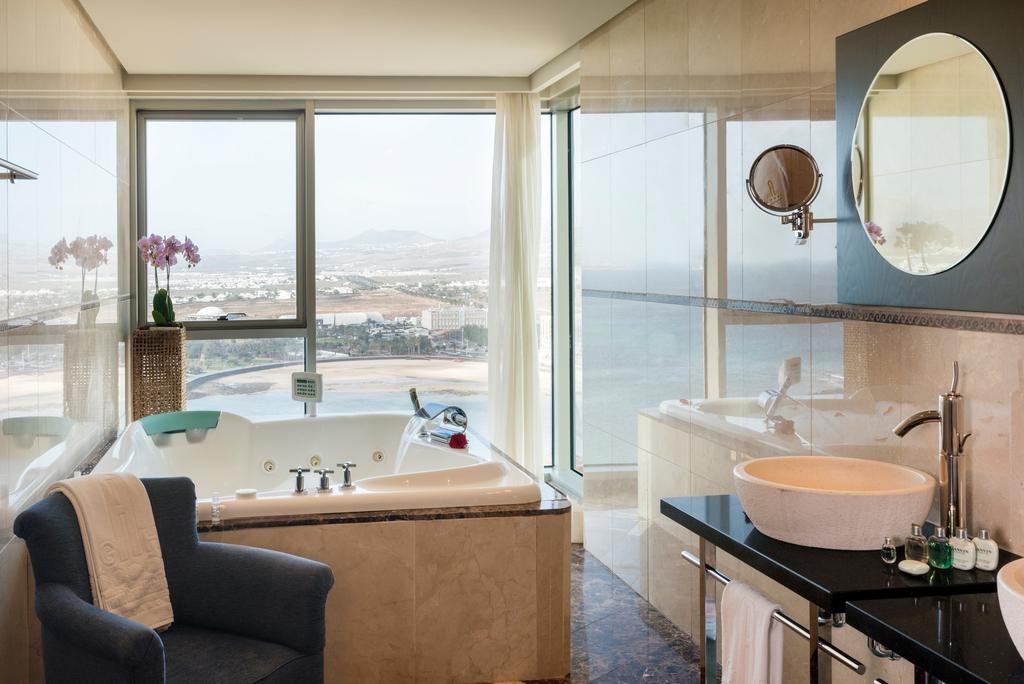 Фото Arrecife Gran Hotel & SPA