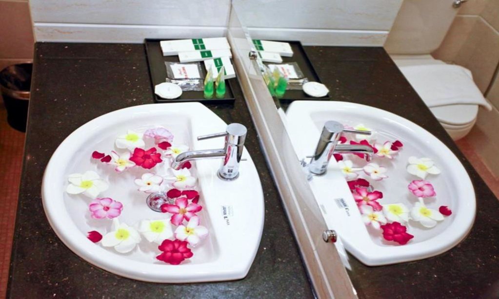 Фото The Home Hotel