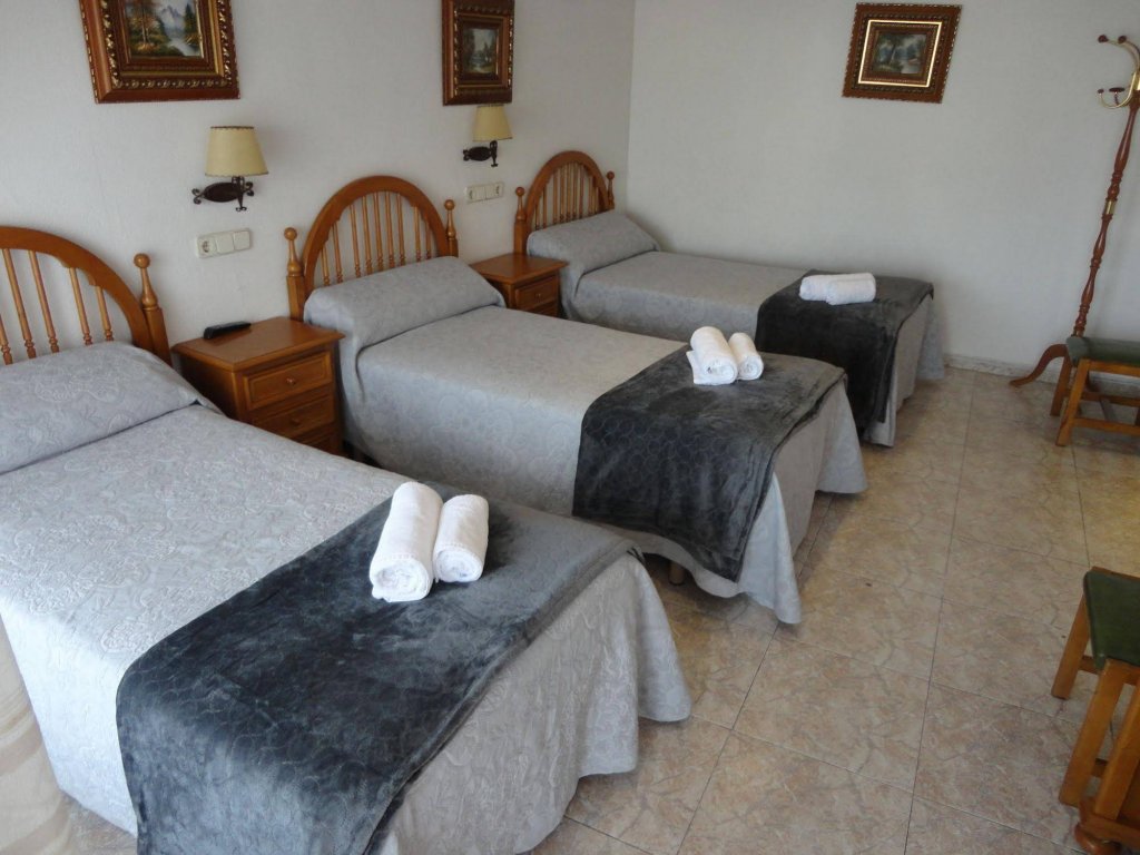 Фото Hostal Gran Vía