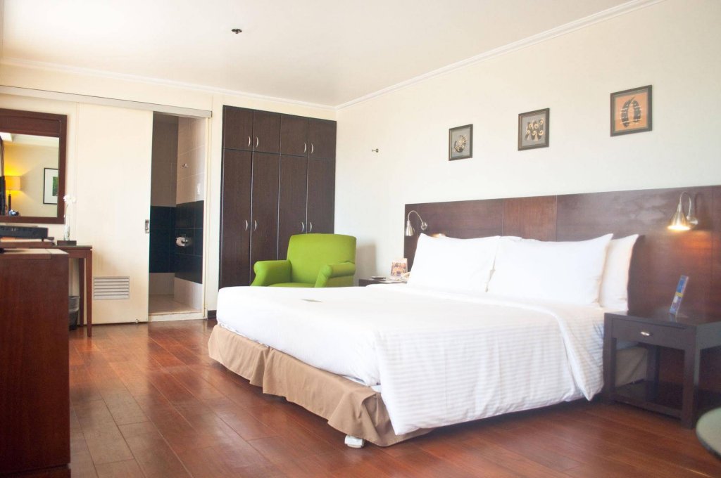 Фото Pearl Garden Hotel