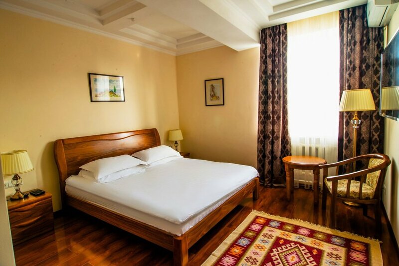 Гостиница Soluxe Hotel Bishkek в Бишкеке