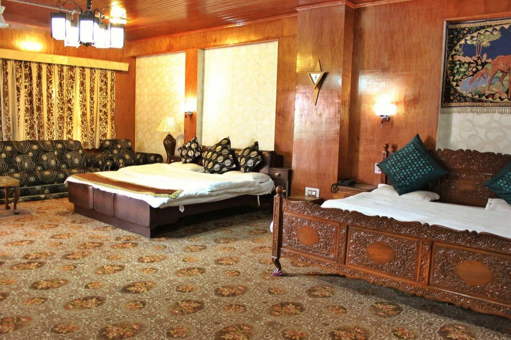 Фото Walisons Hotel