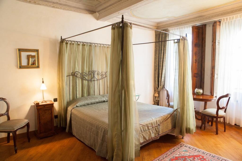 Фото In Piazza della Signoria - Residenza d'Epoca