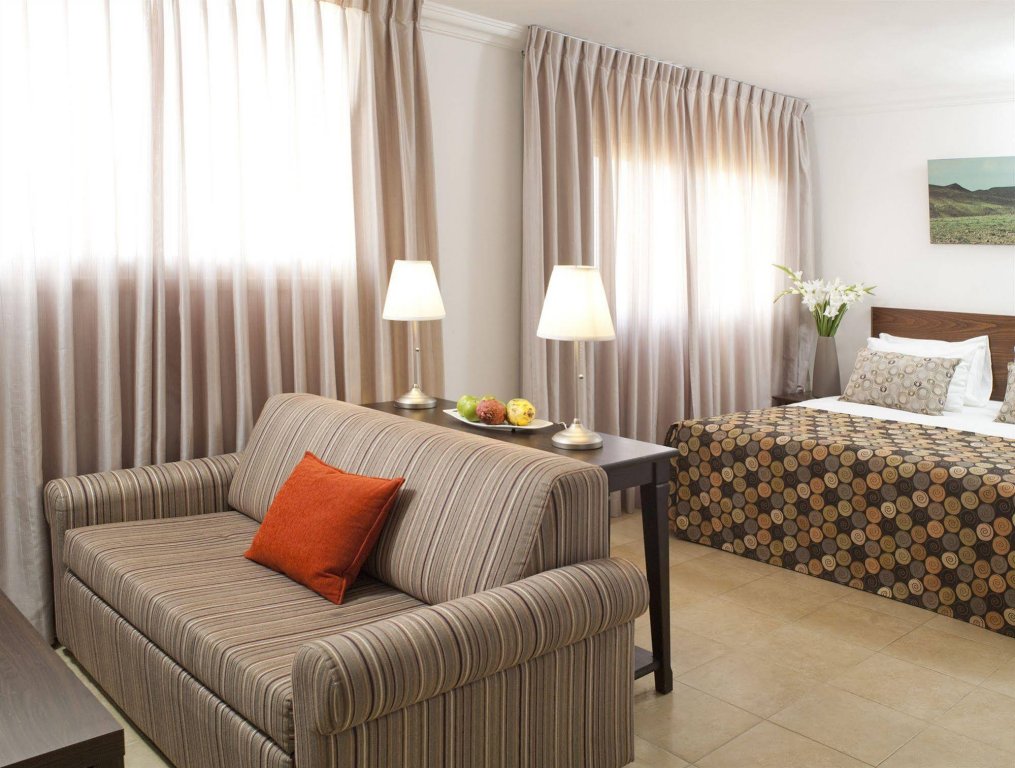 Фото Ramon Suites Hotel