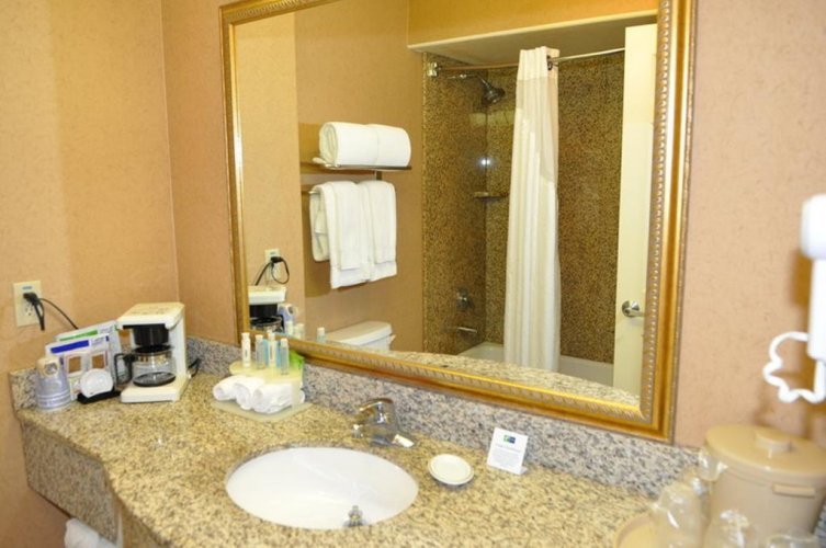 Фото Holiday Inn Express Las Vegas-Nellis, an Ihg Hotel