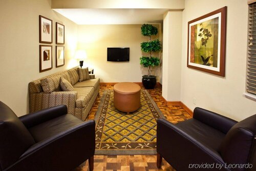 Гостиница Candlewood Suites Fort Myers Sanibel Gateway, an Ihg Hotel в Форте Майерсе