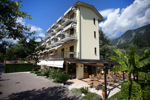 Гостиница Hotel Benacus Malcesine