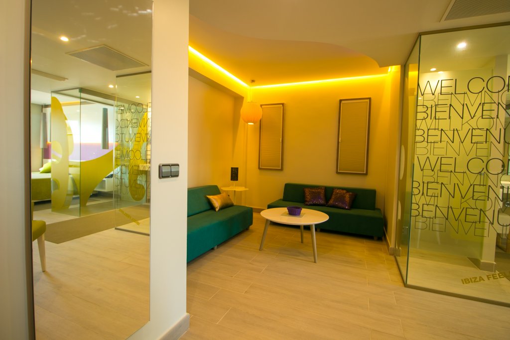 Фото The Blue Apartments by Ibiza Feeling