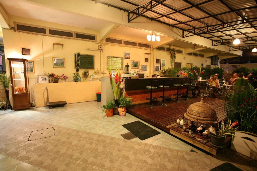 Фото Rajata Hotel