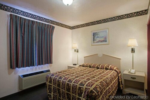 Гостиница Riverside Inn & Suites Santa Cruz