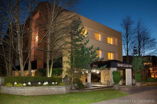 Гостиница Silver Cloud Inn - Bellevue Downtown в Белвью