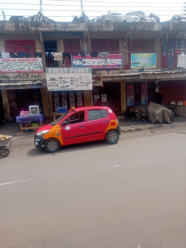 Auto accessories Sam Agodemo Motors, Accra, photo