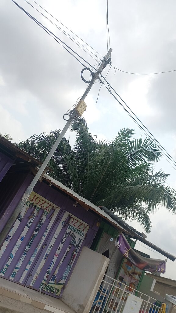 Perfume and cosmetics shop Jozzy, Accra, photo