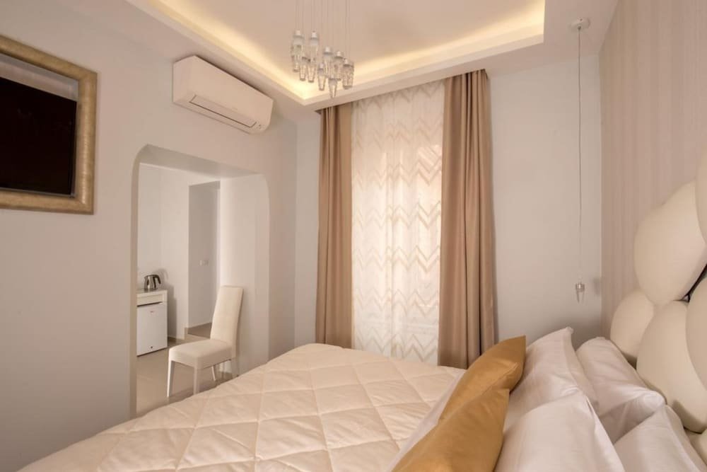 Фото Borgognona Rooms