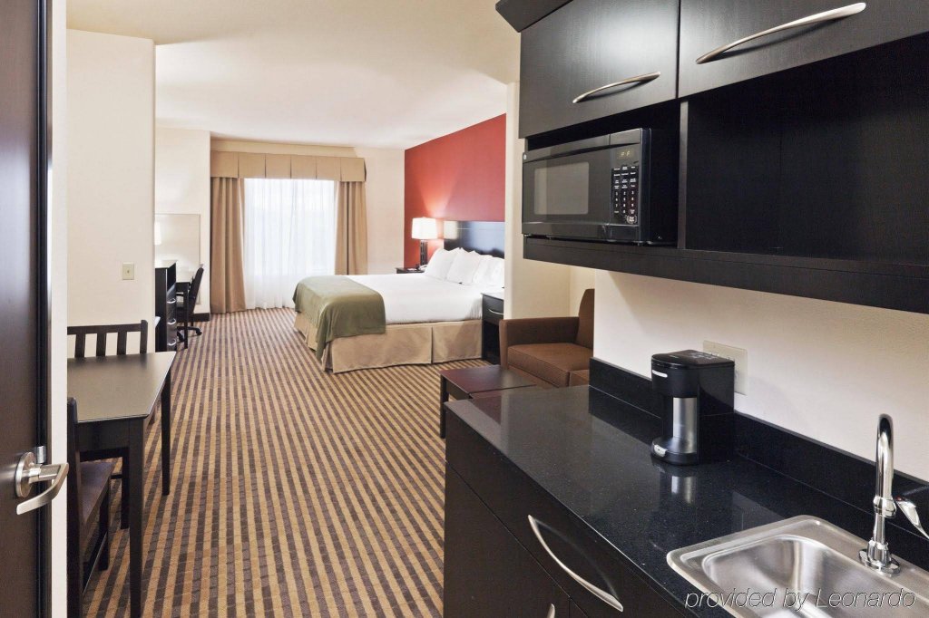 Фото Holiday Inn Express Hotel & Suites Oklahoma City Northwest, an Ihg Hotel