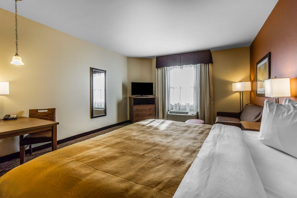 Фото MainStay Suites Event Center