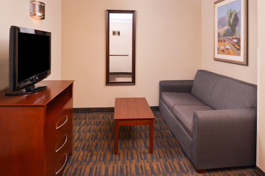 Фото Holiday Inn Express Suites Watsonville, an Ihg Hotel