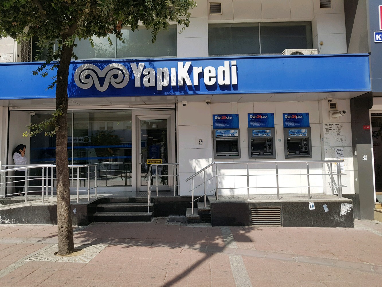 Yapı Kredi, banka, Yenidoğan Mah., Salih Paşa Cad., No:41-43,  Gaziosmanpaşa, İstanbul - Yandex Maps