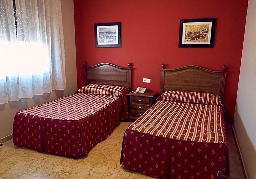 Фото Hotel Restaurante Dama de Baza