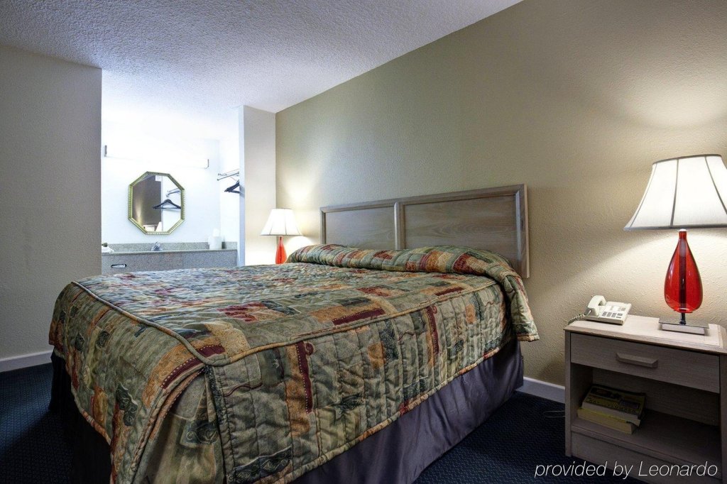 Фото Americas Best Value Inn Port Jefferson Station Long Island
