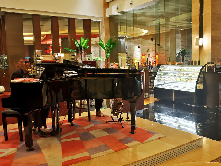 Фото Gumaya Tower Hotel Semarang