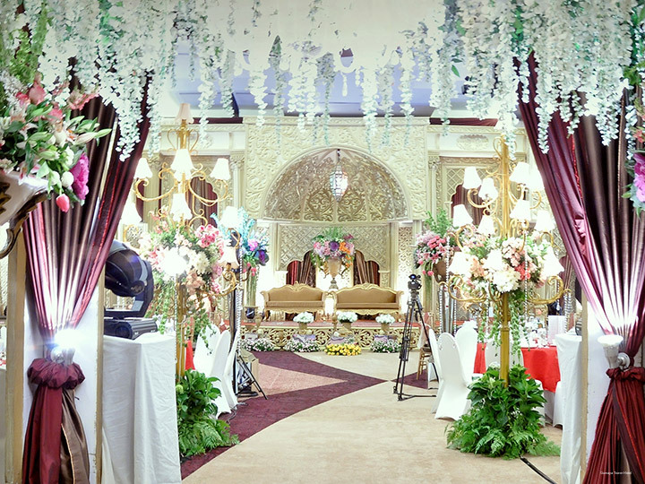 Фото Gumaya Tower Hotel Semarang