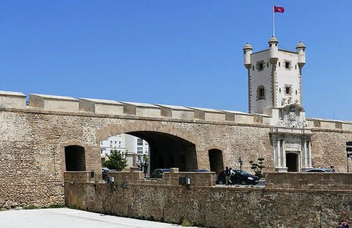 Внешний вид отеля Hotel Monte Puertatierra в Кадисе, фото 2