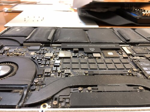 Юбка астындағы дымқыл трусики скрътакамер фото