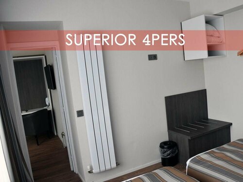 Гостиница Upstairs Hotel в Остенде