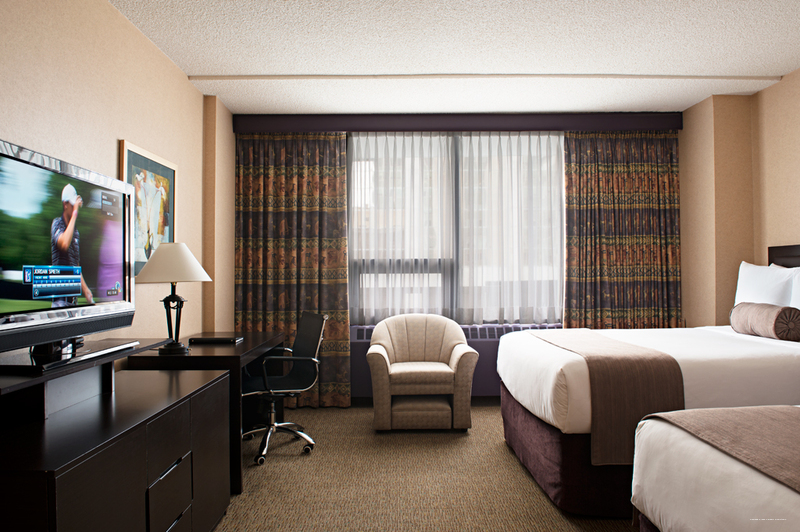 Фото Ramada Plaza by Wyndham Calgary Downtown