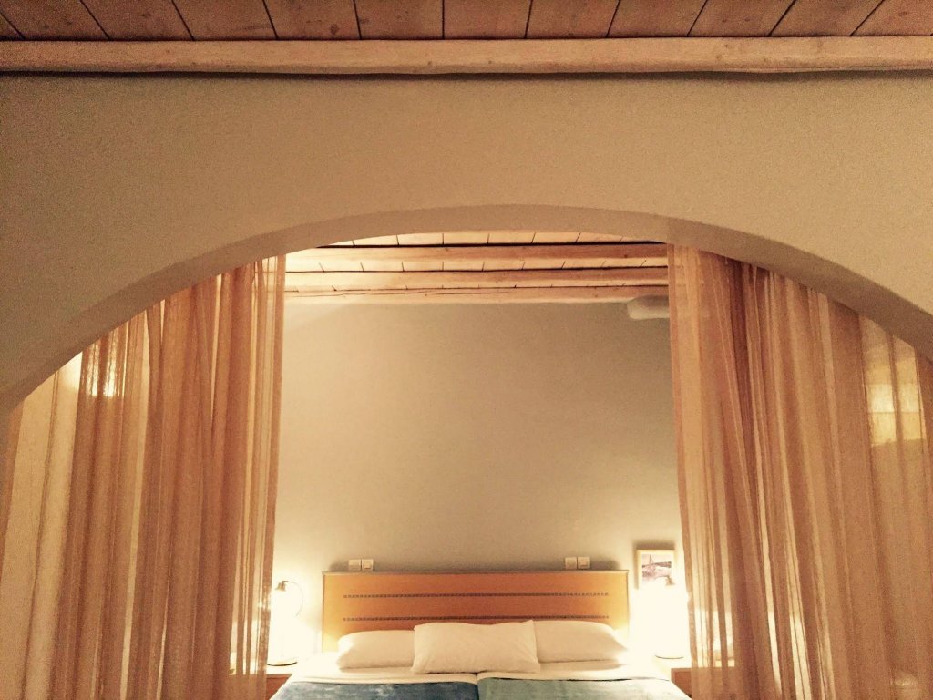 Фото Porto Mykonos Hotel