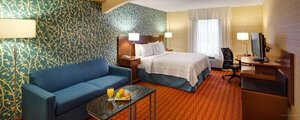 Fairfield Inn and Suites by Marriott Toronto Airport (Ontario, Mississauga, Mississauga Road), hotel