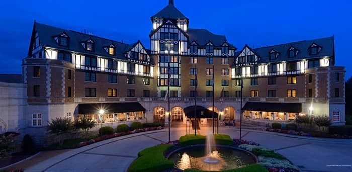 Фото Amway Grand Plaza, Curio Collection by Hilton