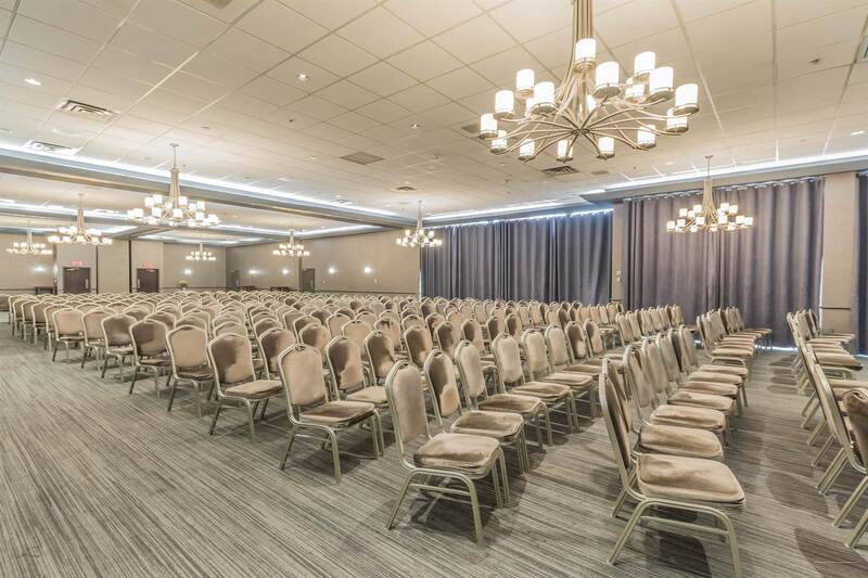 Фото Travelodge by Wyndham Hotel & Convention Centre Quebec City