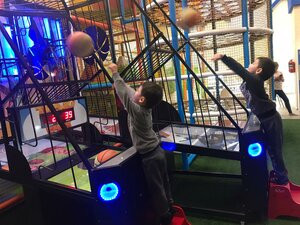 Zhooki Park (Sharlykskoye shosse, 1/2) ، مركز ترفيهي