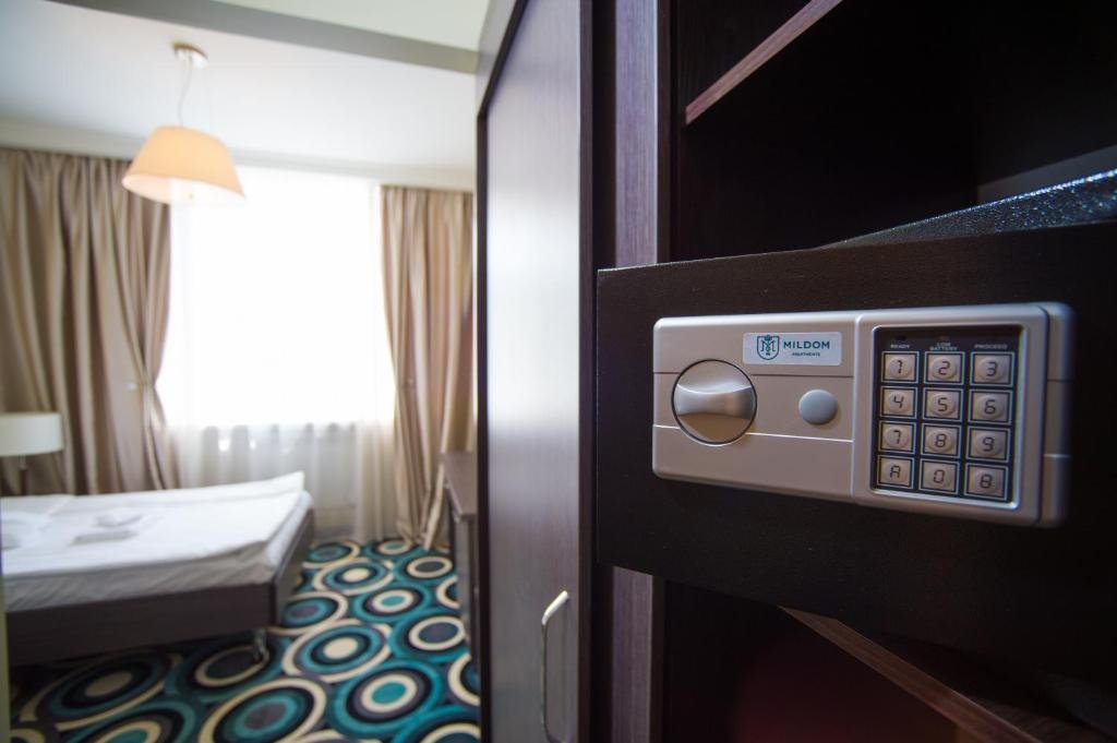 Фото Mildom Hotel