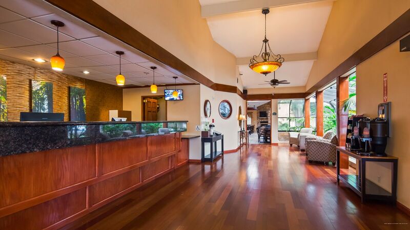 Фото Best Western Plus Forest Park Inn