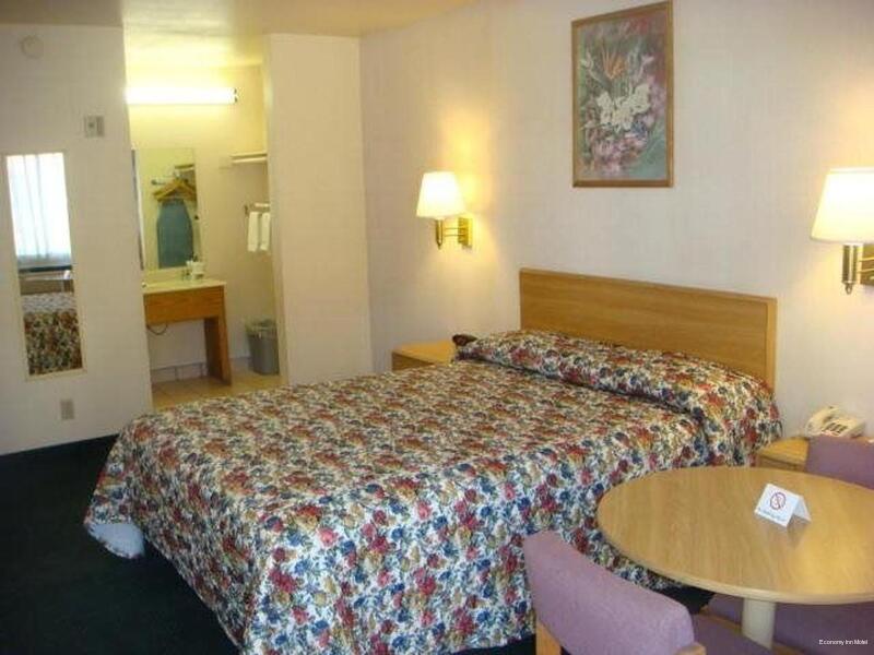 Фото Economy Inn Motel Sylmar